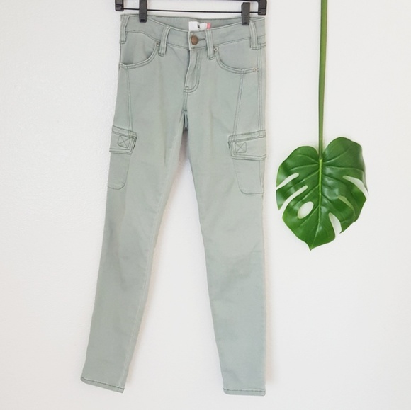 Cabi Celadon Cargo Pants - Picture 3 of 8